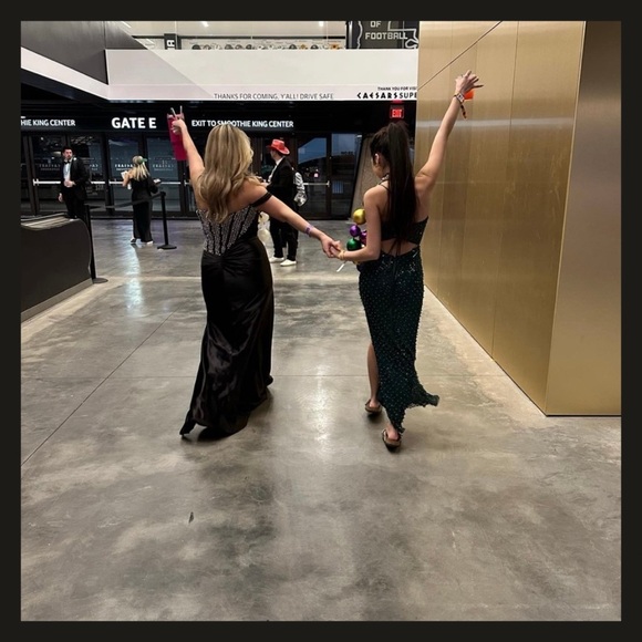 Sherri Hill 55367 BLACK Beaded Off Shoulder Evening Gown SZ 10 Prom Pageant EUC - Picture 10 of 10